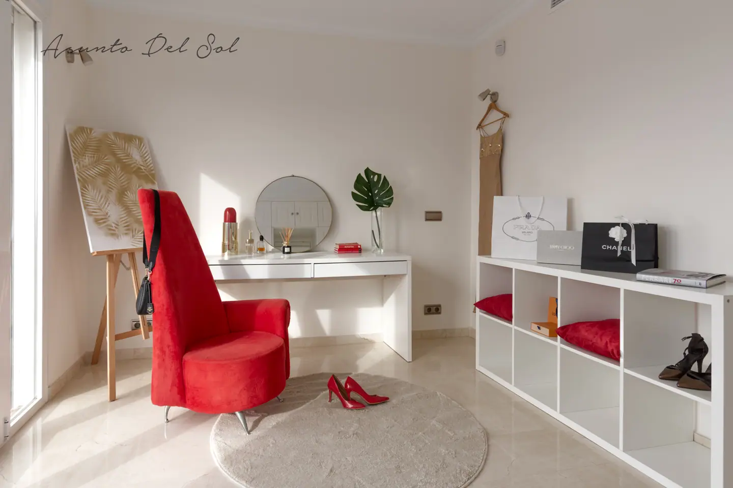 Home staging on Costa del Sol: a dressing room in a villa